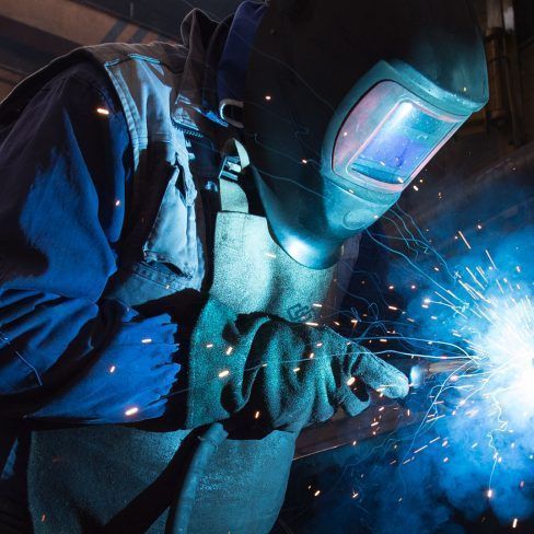 creartica foto empresarial soldador